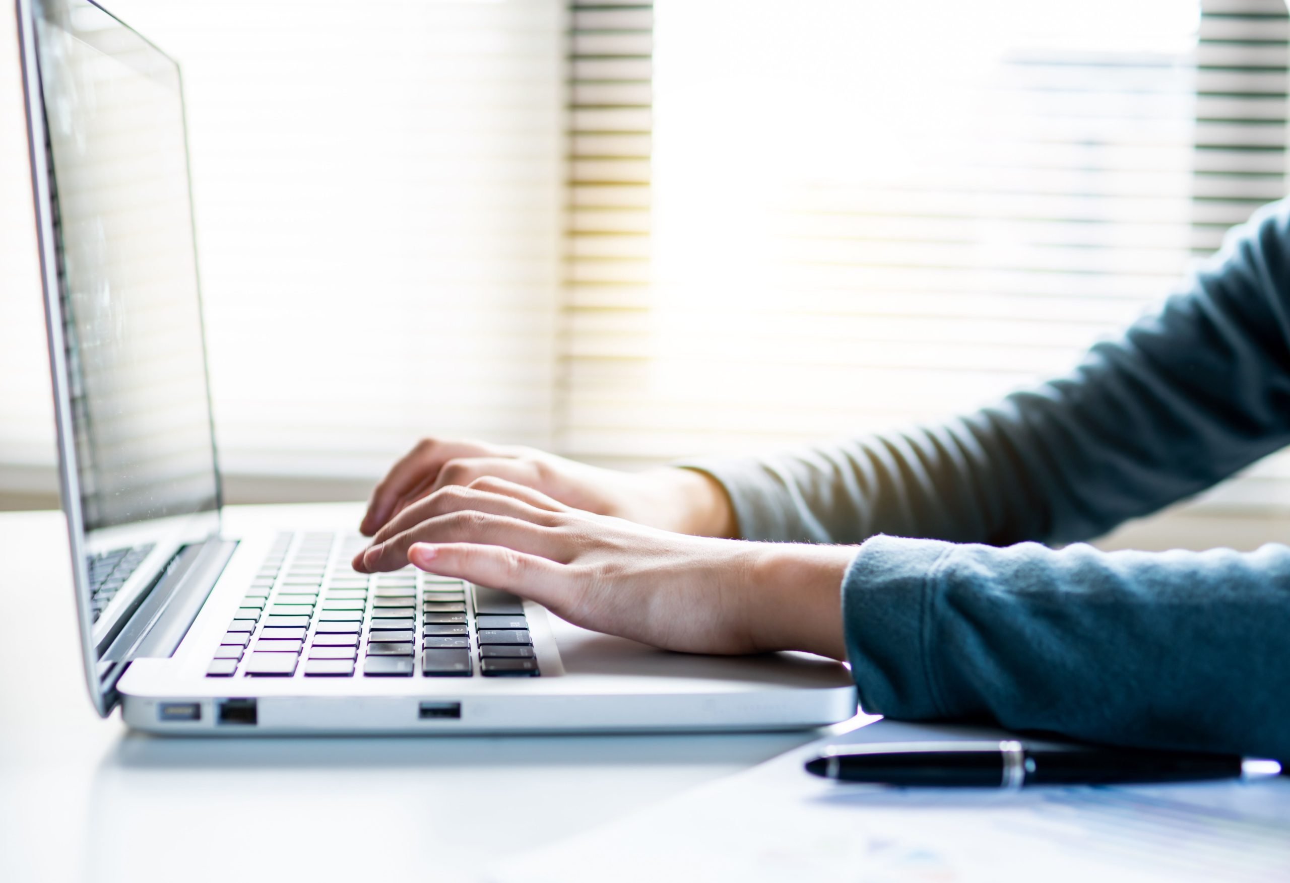 Guide de tonalité pour répondre à un recruteur